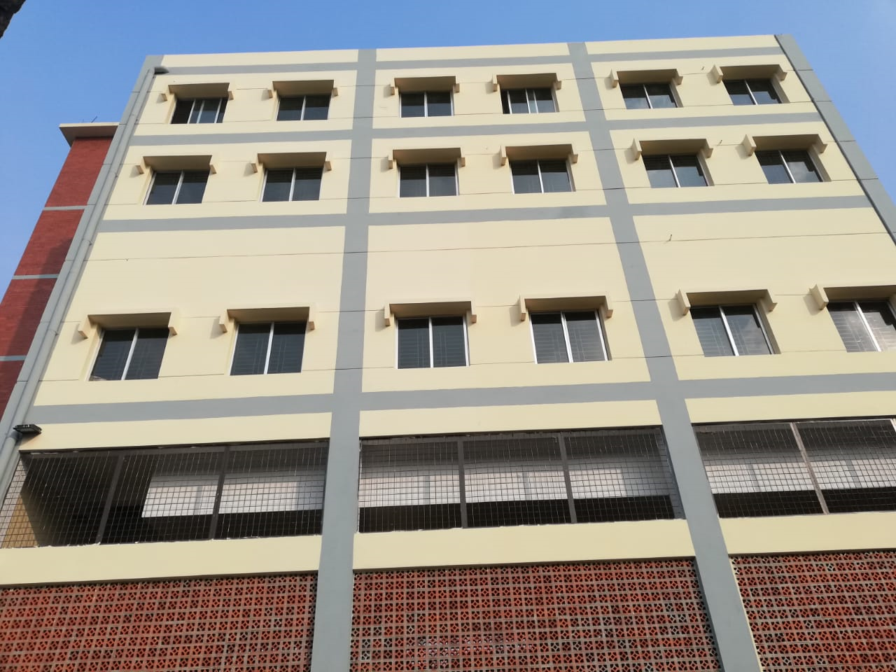 <span  class="uc_style_uc_tiles_grid_image_elementor_uc_items_attribute_title" style="color:#ffffff;">33KV GIS Building</span>